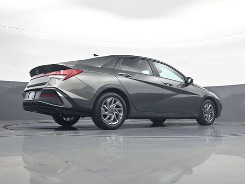 Certified 2024 Hyundai Elantra SEL FWD image 26
