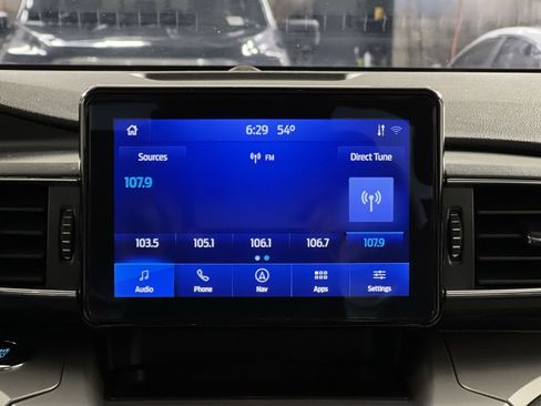 Used 2022 Ford Explorer XLT w/ Equipment Group 202A image 18