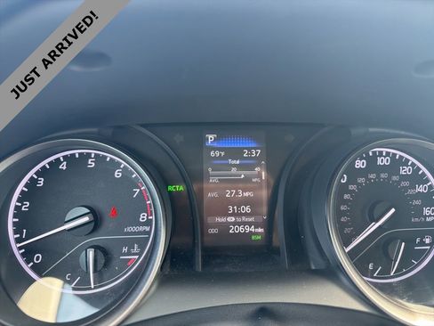 Used 2023 Toyota Camry SE w/ Convenience Package image 11