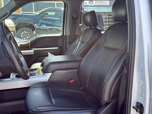 Used 2019 Ford F150 Lariat w/ Equipment Group 502A Luxury AWD/4WD image 9