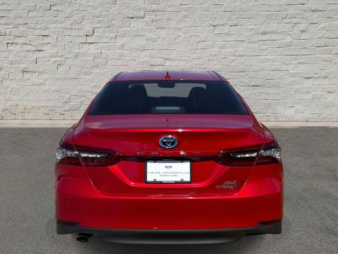 Used 2023 Toyota Camry XLE w/ Navigation Package FWD image 4