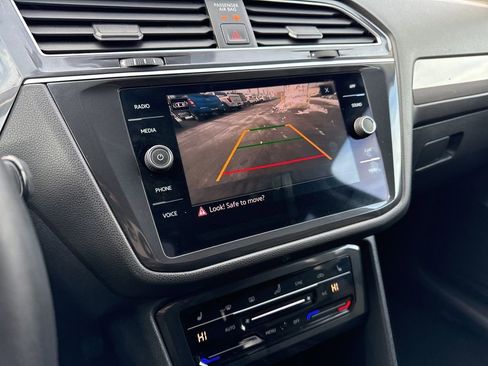 Used 2024 Volkswagen Tiguan SE image 36