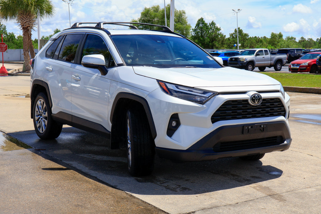 Used 2023 Toyota RAV4 XLE Premium FWD image 25