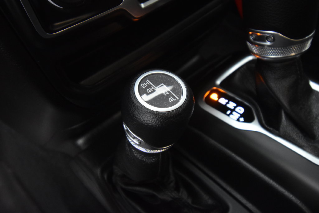 Used 2020 Jeep Wrangler Sport AWD/4WD image 20