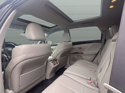 Used 2011 Toyota Venza AWD w/ Comfort Pkg image 13