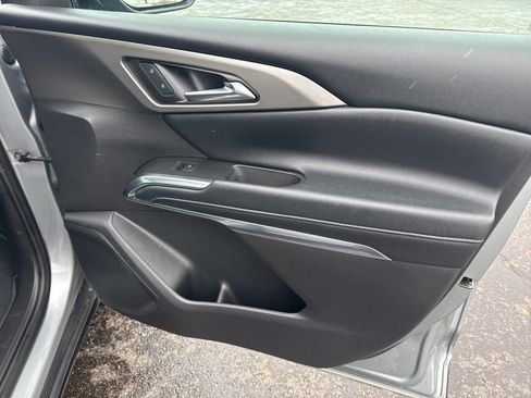 Certified 2025 Chevrolet Traverse LT w/ Sun and Wheel Package image 41