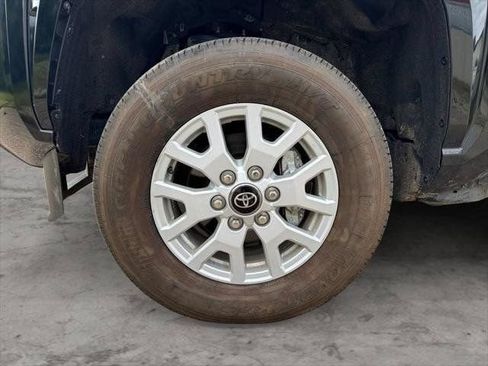 Certified 2025 Toyota Tacoma SR5 AWD/4WD image 68