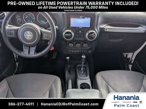 Used 2017 Jeep Wrangler Unlimited Rubicon w/ Connectivity Group AWD/4WD image 15