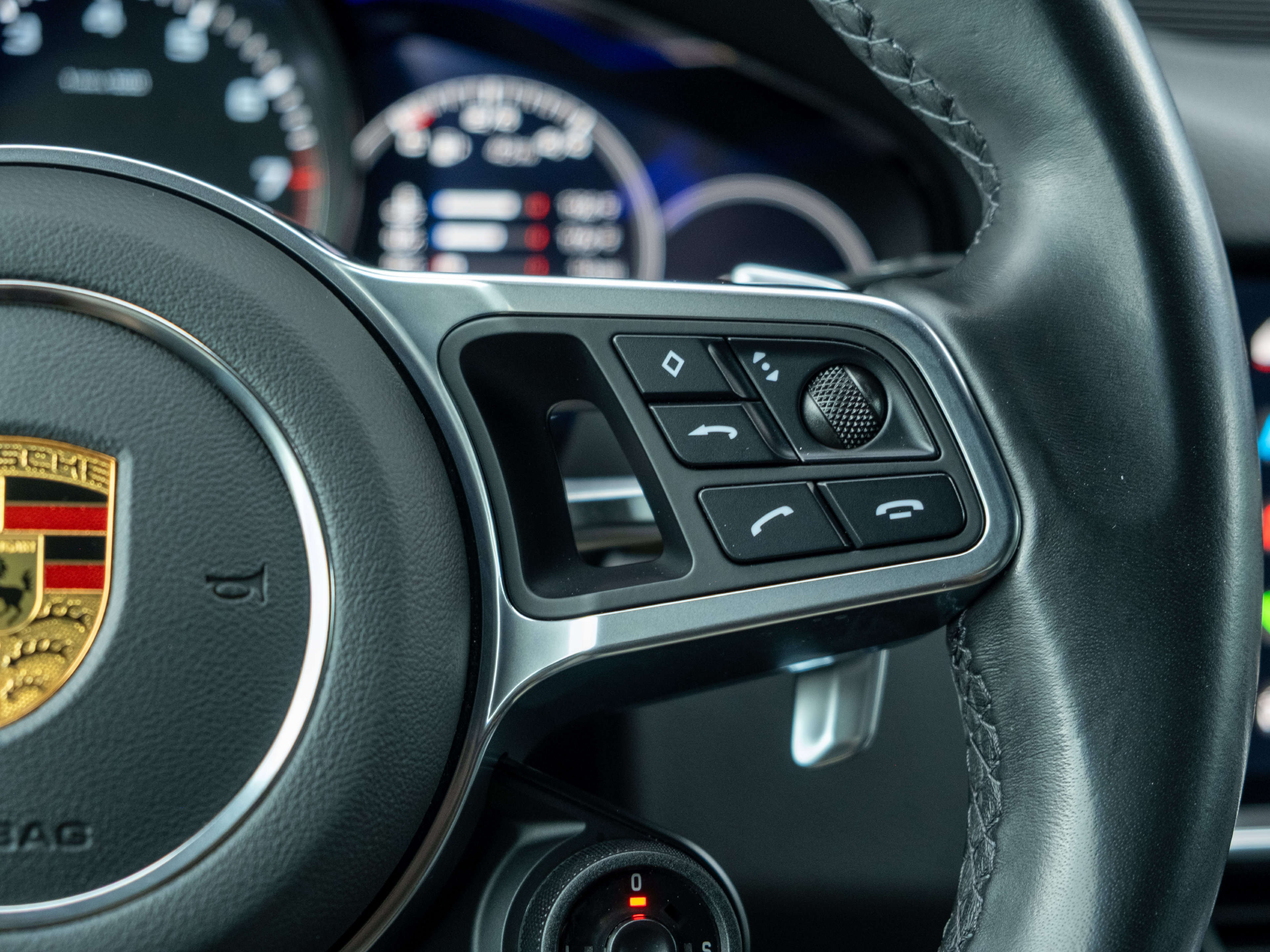 Certified 2022 Porsche Cayenne S AWD/4WD image 26