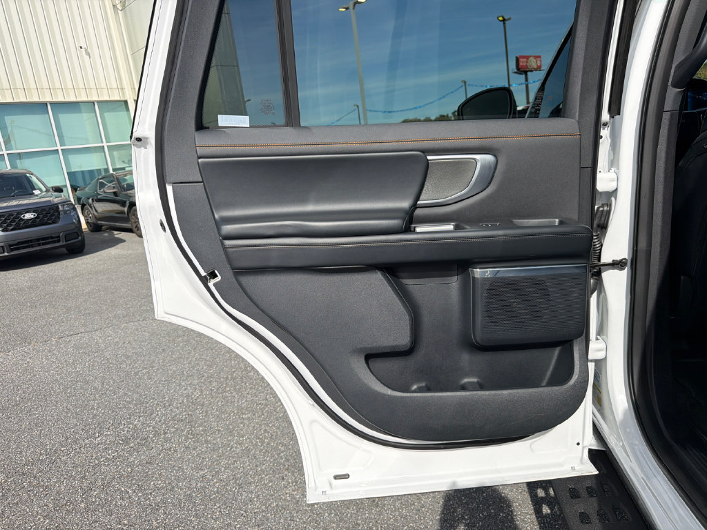 Used 2025 Ford Expedition Tremor AWD/4WD image 24