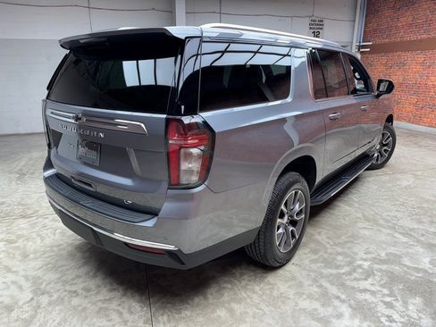 Used 2021 Chevrolet Suburban LT image 5