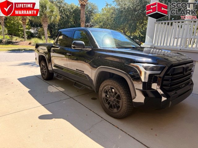 Used 2022 Toyota Tundra SR5 w/ SR5 Convenience Package AWD/4WD image 1