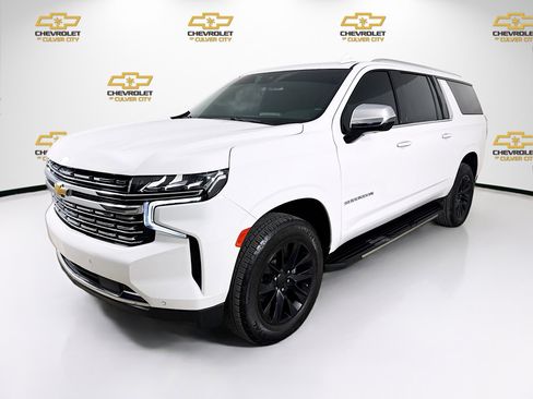 Used 2024 Chevrolet Suburban Premier image 3