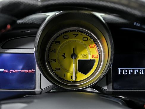 Used 2018 Ferrari 812 Superfast RWD image 28