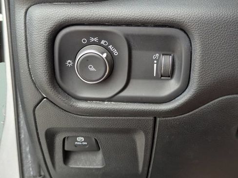 Certified 2024 RAM 1500 Laramie RWD image 16