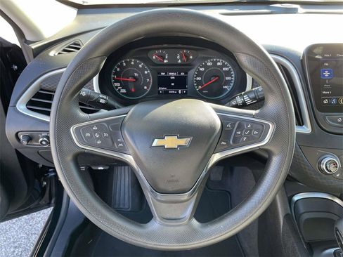 Used 2024 Chevrolet Malibu LT image 17
