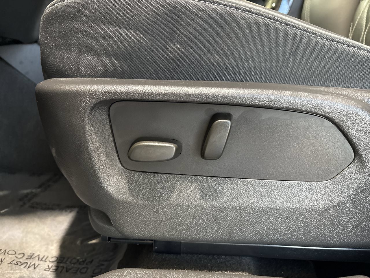 Used 2023 Buick Envision Avenir AWD/4WD image 12