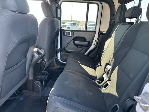 Used 2022 Jeep Gladiator Sport AWD/4WD image 20