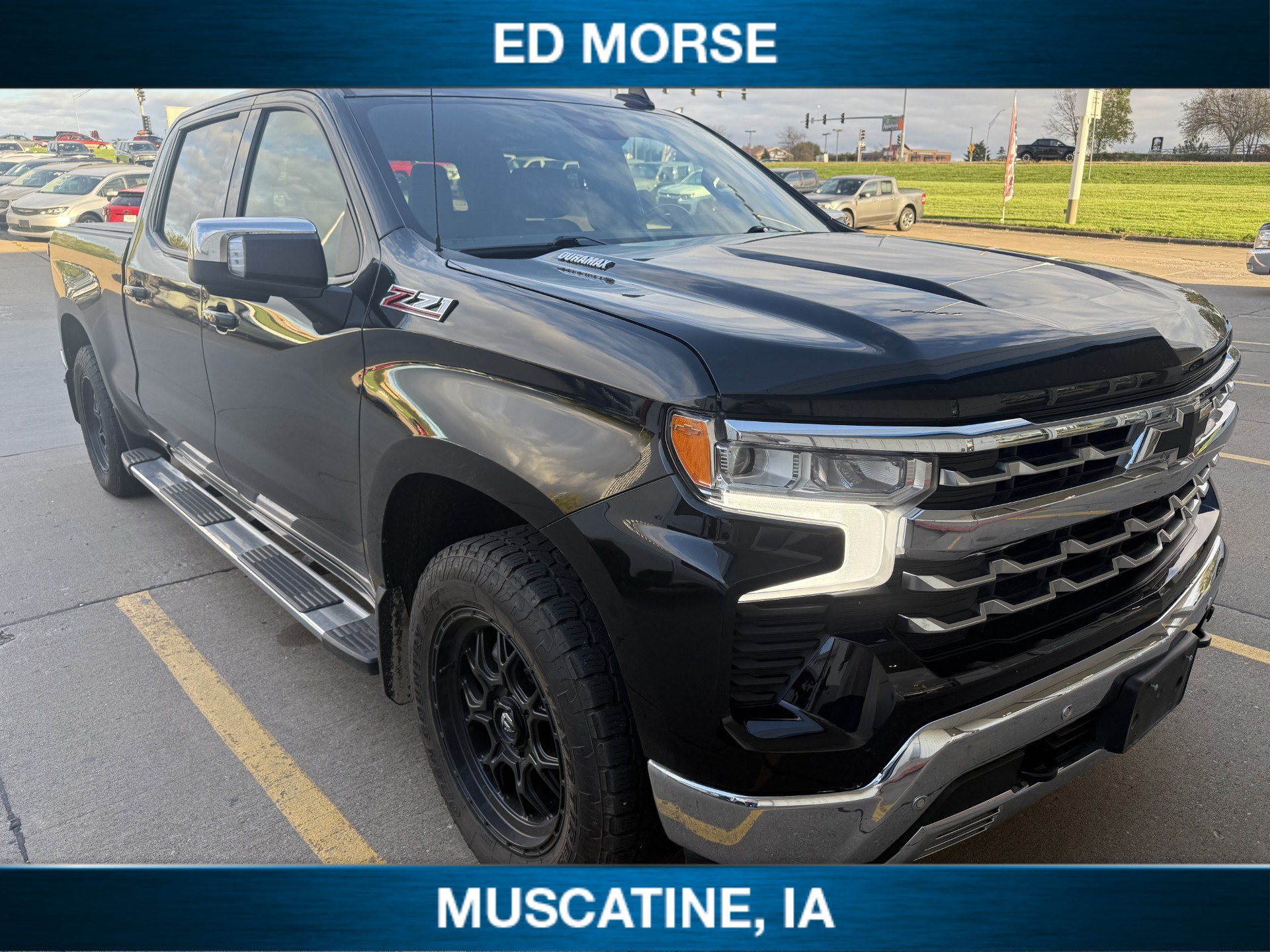 Used 2022 Chevrolet Silverado 1500 LTZ w/ LTZ Premium Package AWD/4WD image 2