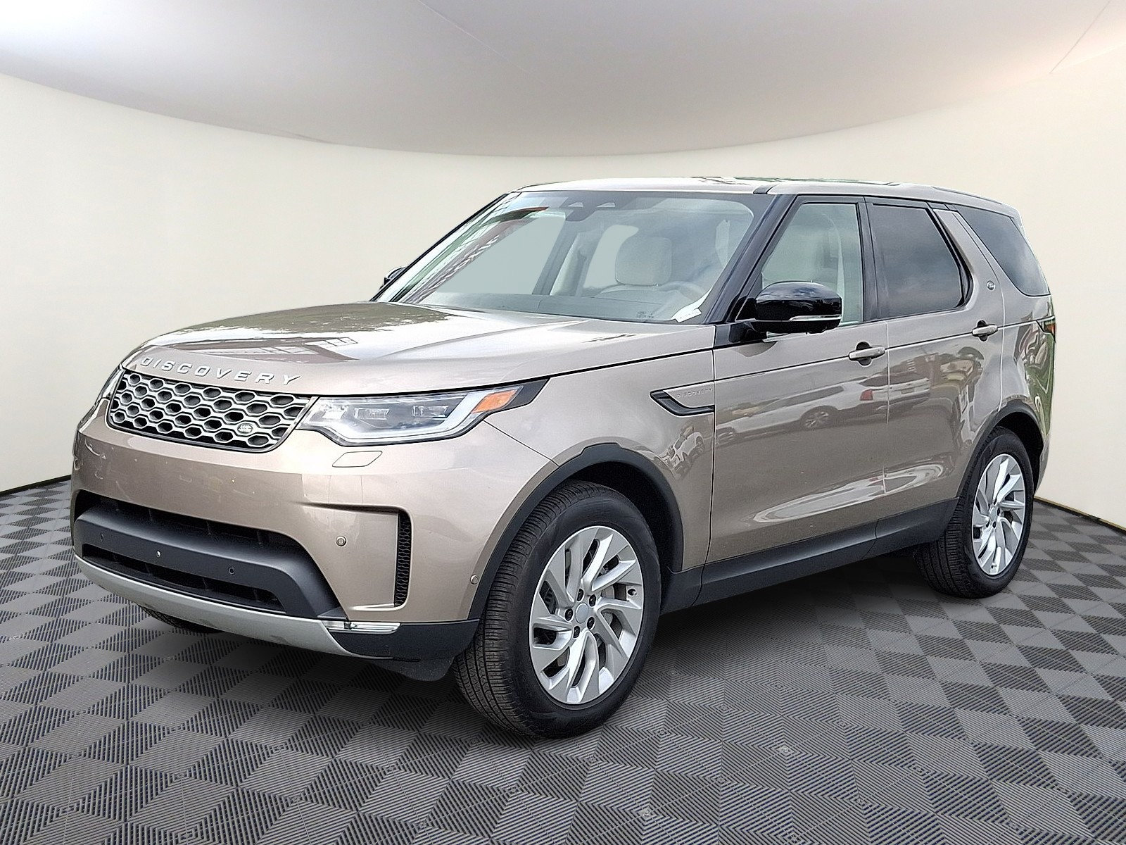 Certified 2026 Land Rover Discovery S AWD/4WD image 1