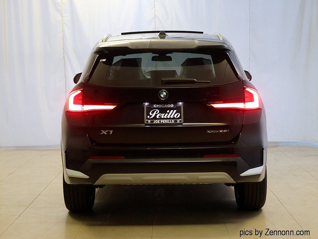 Used 2027 BMW X1 xDrive28i AWD/4WD image 7