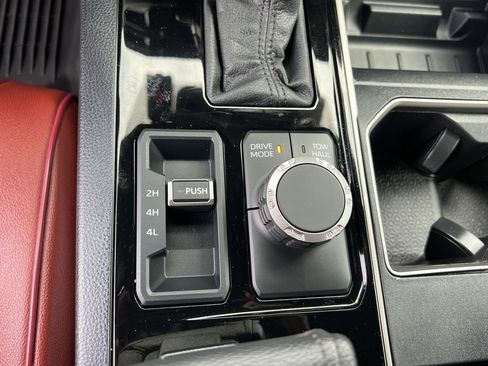 Used 2025 Toyota Tundra SR5 AWD/4WD image 10