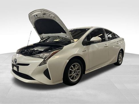 Used 2016 Toyota Prius Two image 12