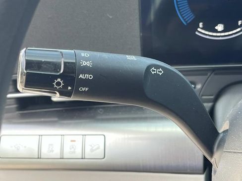 Certified 2025 Hyundai Kona SE image 28