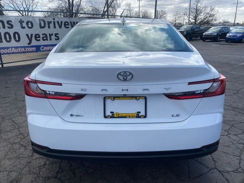 Used 2025 Toyota Camry LE image 3