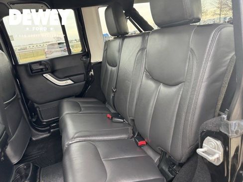 Used 2016 Jeep Wrangler Unlimited Rubicon image 23
