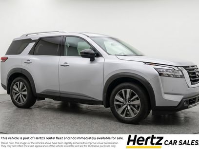 Used 2025 Nissan Pathfinder SV