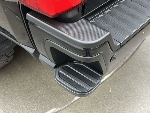 Used 2025 Ford F250 Platinum image 19