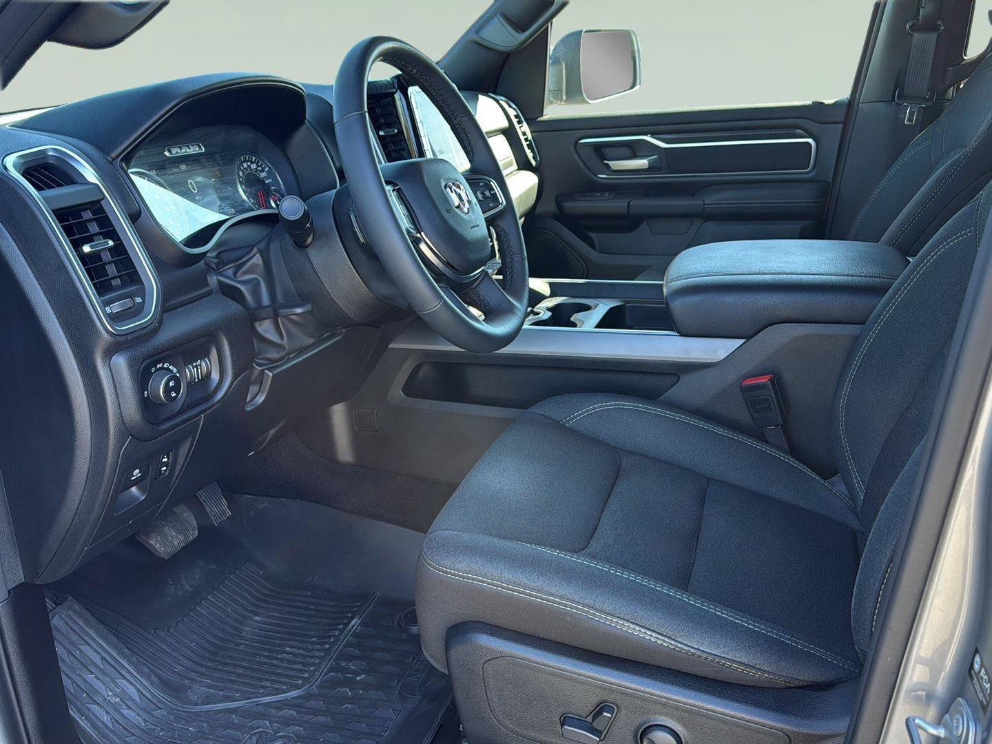 Used 2025 RAM 1500 Big Horn AWD/4WD image 9