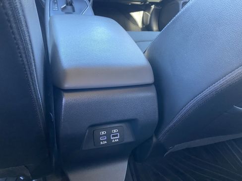 Used 2024 Subaru Crosstrek 2.0i Premium image 32