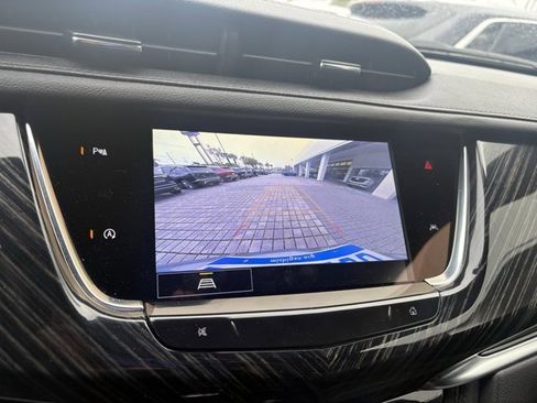 Certified 2025 Cadillac XT6 Premium Luxury image 1