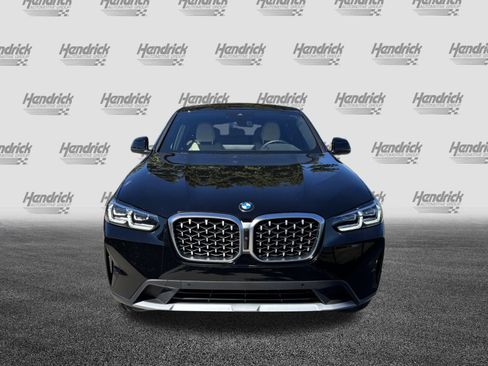 Certified 2025 BMW X4 xDrive30i image 3