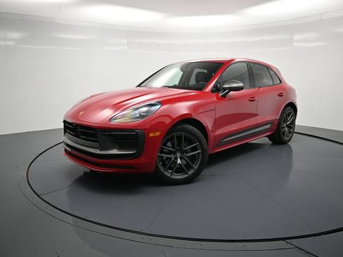 Certified 2024 Porsche Macan Turbo AWD/4WD image 40