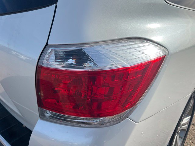 Used 2013 Toyota Highlander Limited AWD/4WD image 11