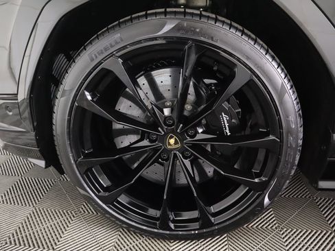 Used 2024 Lamborghini Urus S image 31