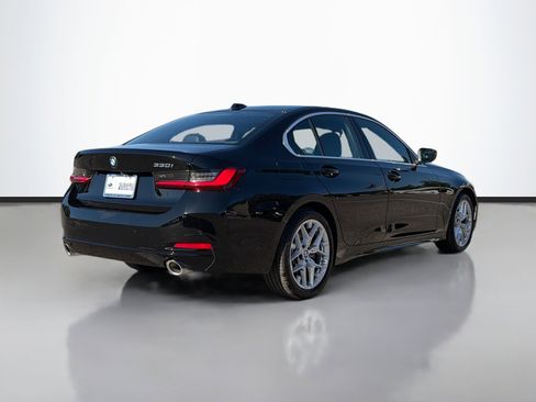 Used 2025 BMW 330i Sedan image 3