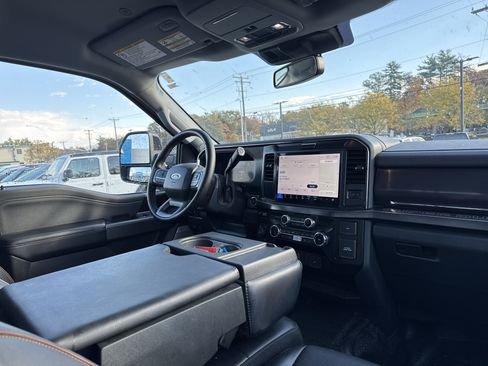 Used 2025 Ford F250 Lariat image 16