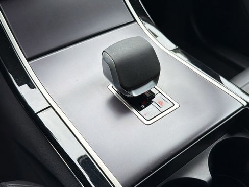 Used 2026 Land Rover Range Rover Velar Dynamic SE image 18