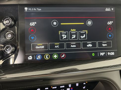 Used 2023 Buick Envision Essence AWD/4WD image 21