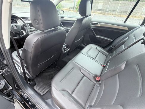 Used 2015 Volkswagen Golf S FWD image 17
