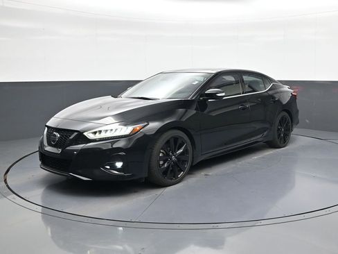 Used 2021 Nissan Maxima SR w/ Sport Mat Group image 3