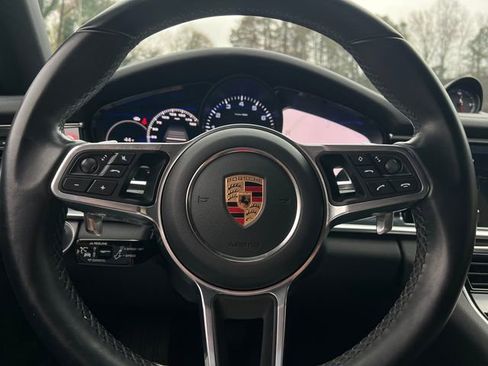 Used 2019 Porsche Panamera image 22