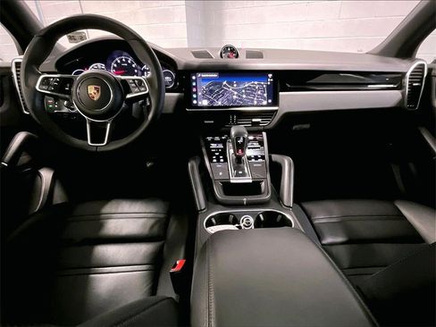 Certified 2023 Porsche Cayenne image 18