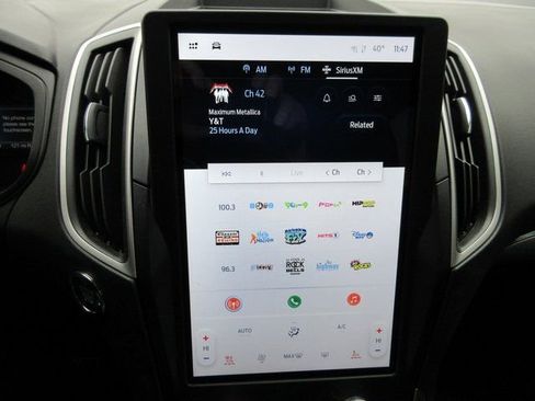 Used 2022 Ford Edge SEL w/ Convenience Package image 18