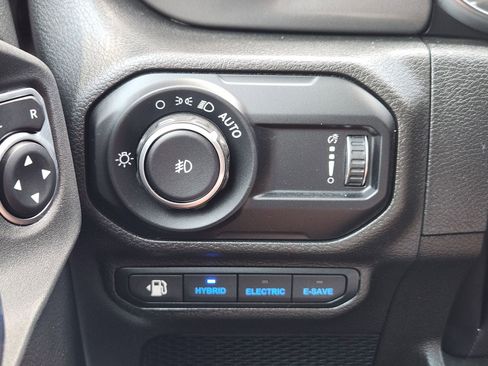 Used 2023 Jeep Wrangler Unlimited Rubicon 4xe AWD/4WD image 31