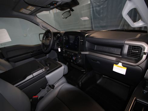 New 2025 Ford F150 XL w/ Equipment Group 103A High image 18